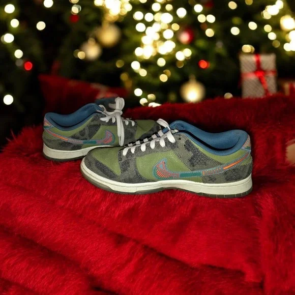 Size 11- Nike Dunk Low Siempre Familia. - Picture 4 of 6